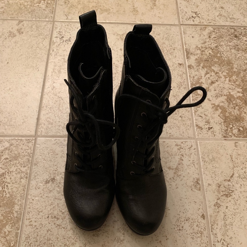 Nine West Black boots size 7
